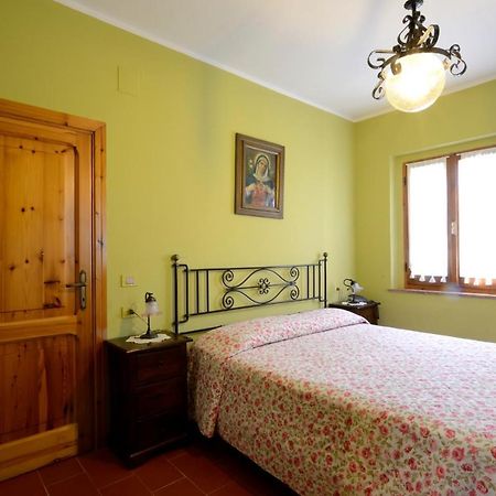 Penzion Le Querce Di Assisi Piano Delle Pieve Exteriér fotografie