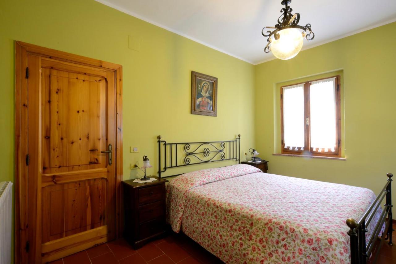 Penzion Le Querce Di Assisi Piano Delle Pieve Exteriér fotografie