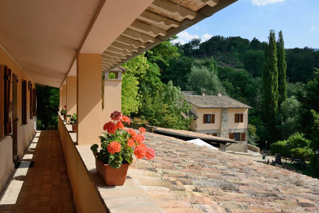 Penzion Le Querce Di Assisi Piano Delle Pieve Exteriér fotografie